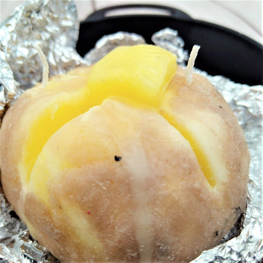 蒸かした北海道男爵薯のバターのせキャンドル　Simply steamed Hokkaido Baron_potatoes with butter candle