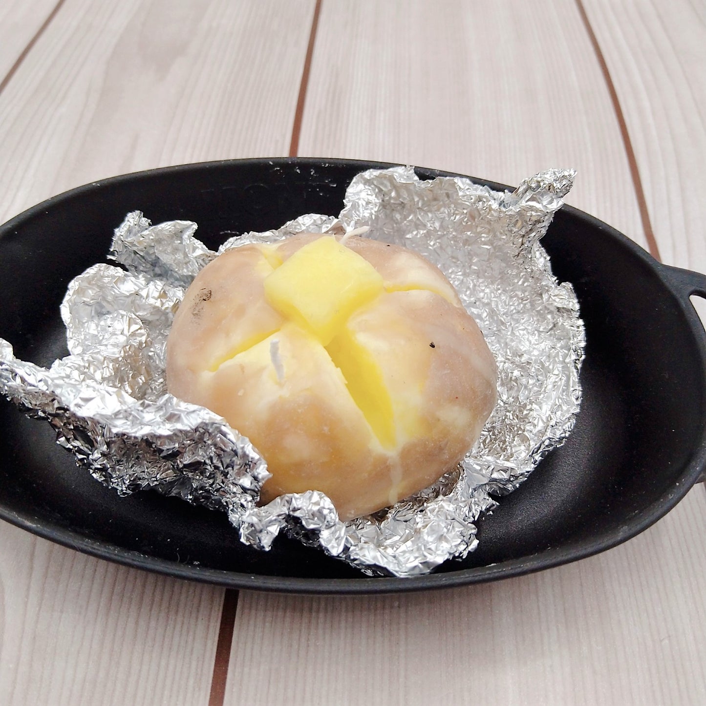 Simply steamed Hokkaido Baron_potatoes with butter candle